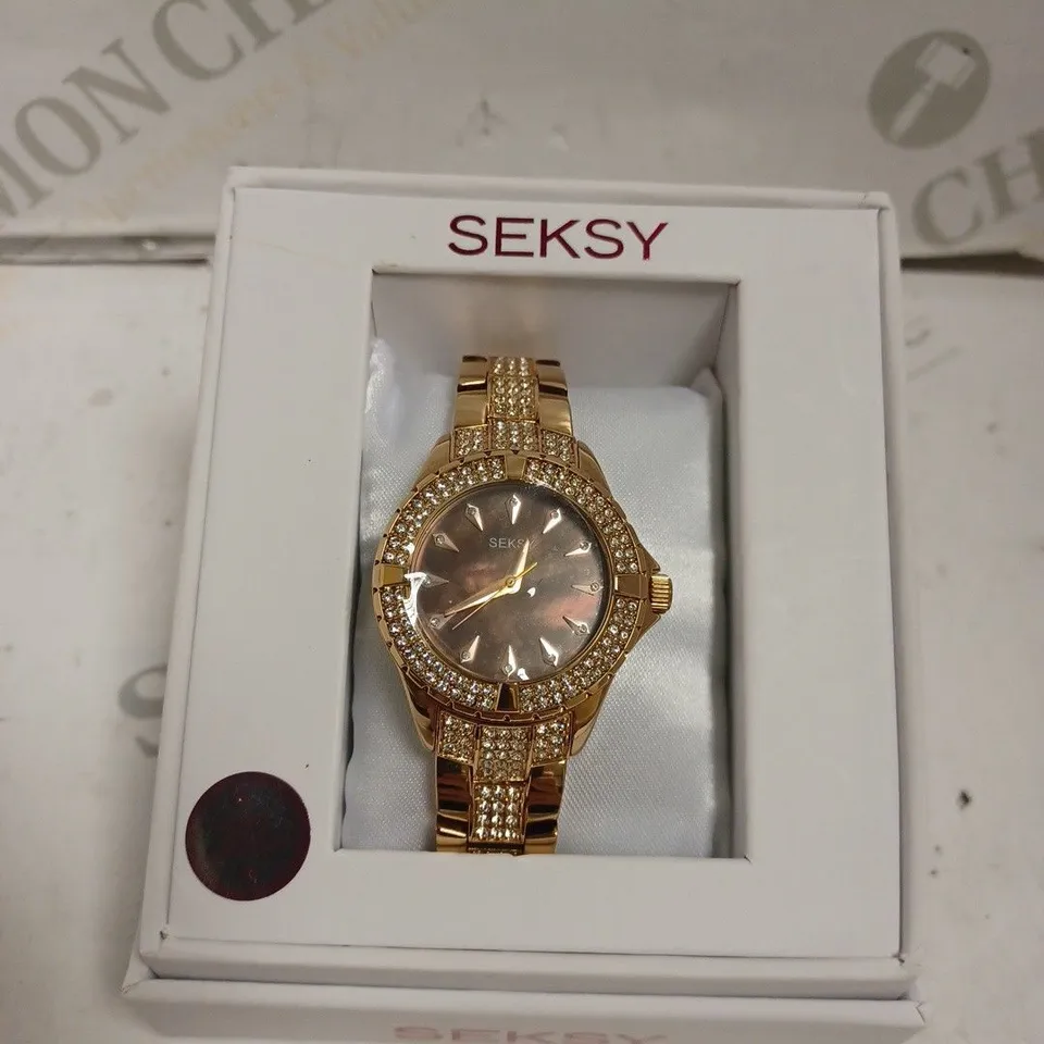 BOXED SEKSY BY SEKONDA LADIES ROSE GOLD STONE SET WATCH WITH STAINLESS STEEL BRACELET - JAPAN MOVEMENT - 3 ATM.