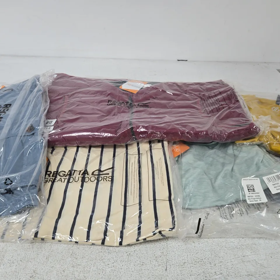 APPROXIMATELY 52 X ASSORTED BRAND NEW REGATTA CLOTHING PRODUCTS IN VARIOUS STYLES & SIZES 