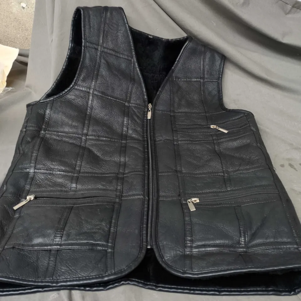 LEATHER JACKET SIZE XL