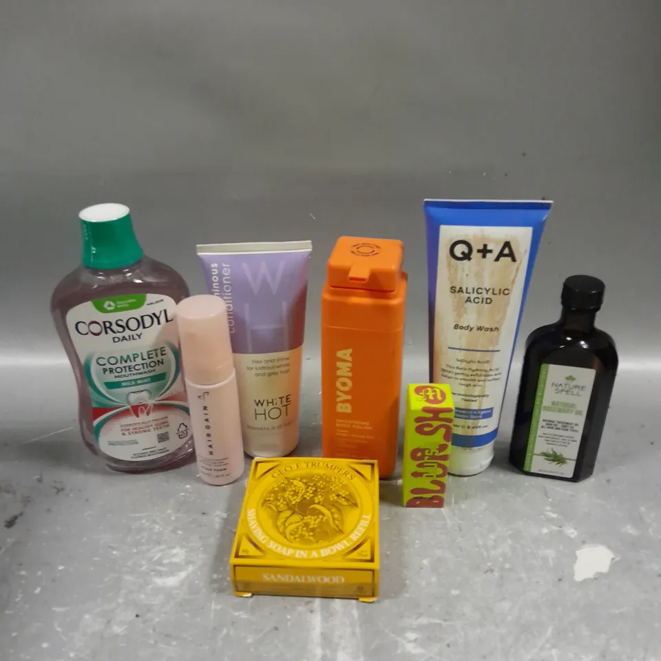 APPROXIMATELY 20 ASSORTED COSMETICS PRODUCTS TO INCLUDE - CORSODYLE MOUTHWASH - BYOMA BODY POLISH - MADE BY MITCHELL BLURSH