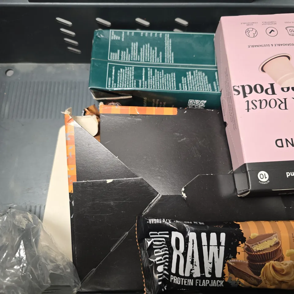 APPROXIMATELY 8 ASSORTED FOOD ITEMS TO INCLUDE - OATIBIX , RAW FLAP JACK ETC