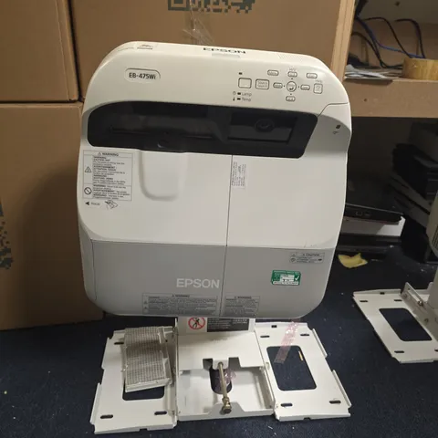 EPSON EB-475WI PROJECTOR WITH MOUNTING BRACKETS