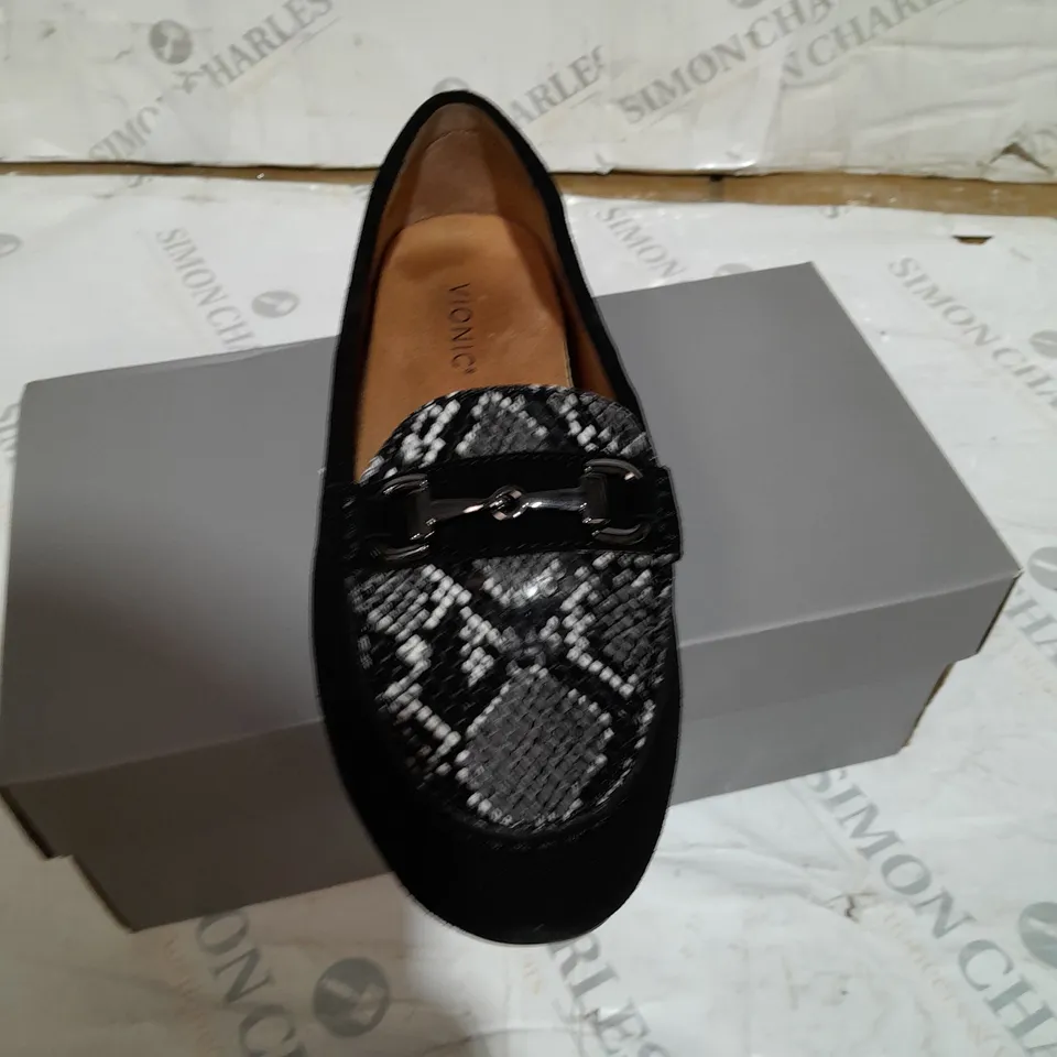 BOXED VIONIC HONOR DAYNA LOAFERS BLACK UK SIZE 7