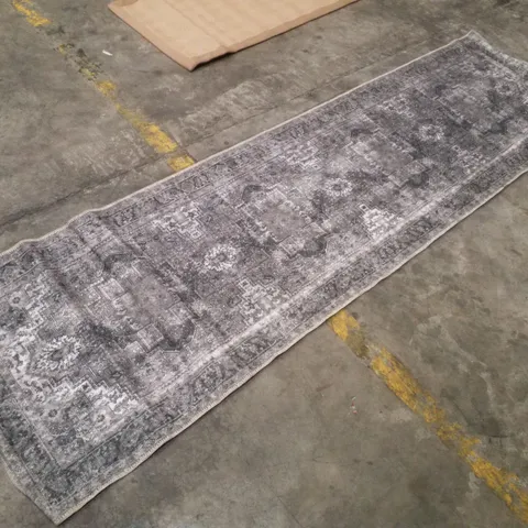 QUALITY DESIGNER AREA RUG APPROXIMATELY 80×300CM