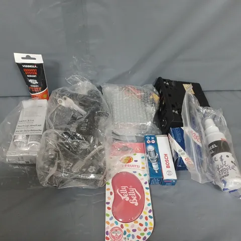 BOX OF APPROXIMATELY 10 ASSORTED CAR ITEMS TO INCLUDE AIR FRESHNERS, EXHAUST SYSTEM AND WATER BASED METALLIC PAINT