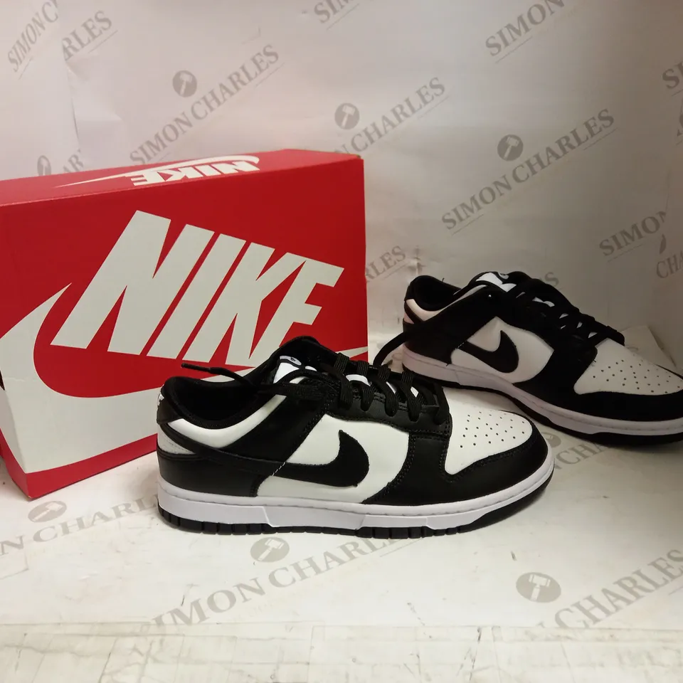 NIKE DUNK LOW RETRO BLACK/WHITE-WHITE - UK 7