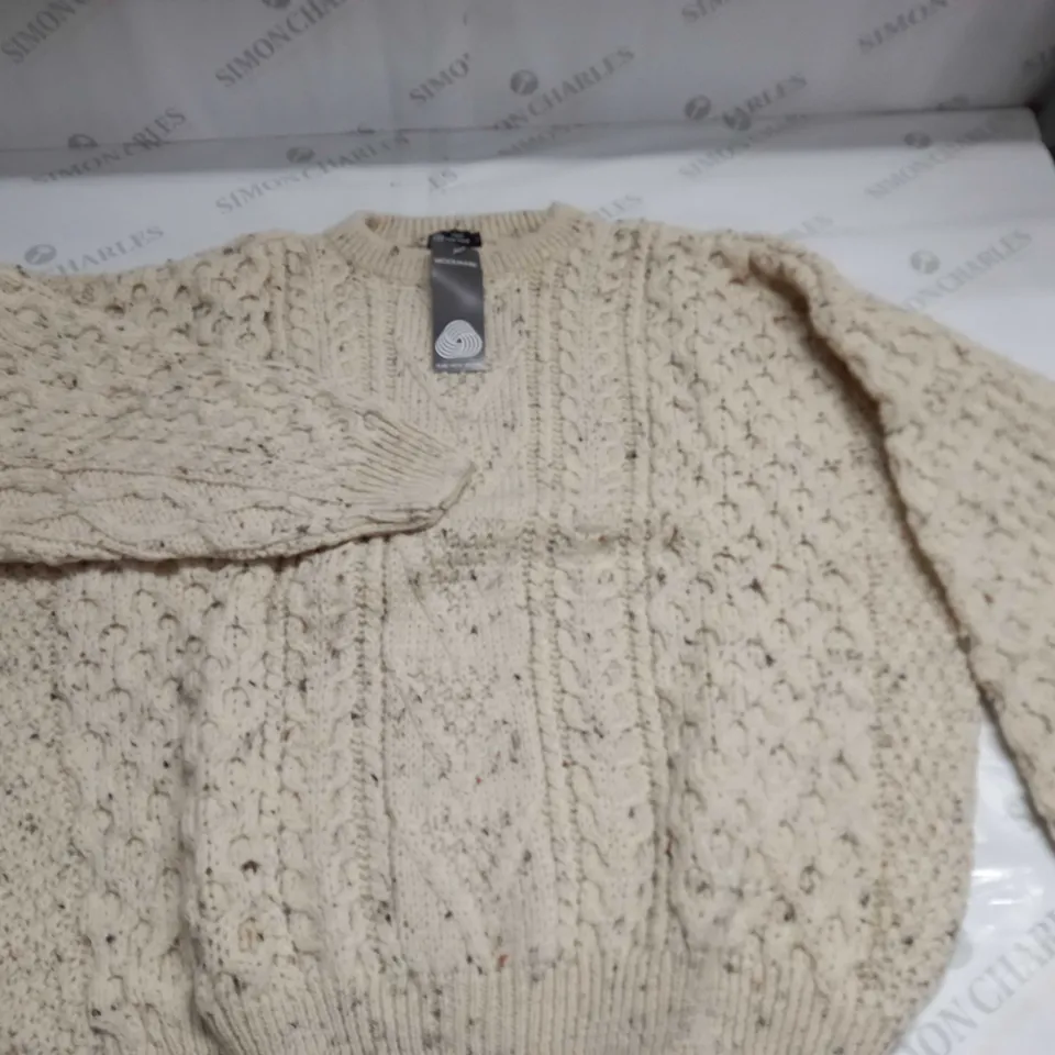 LOT OF 10 WOOLMARK PURE NEW WOOL JUMPERS - M