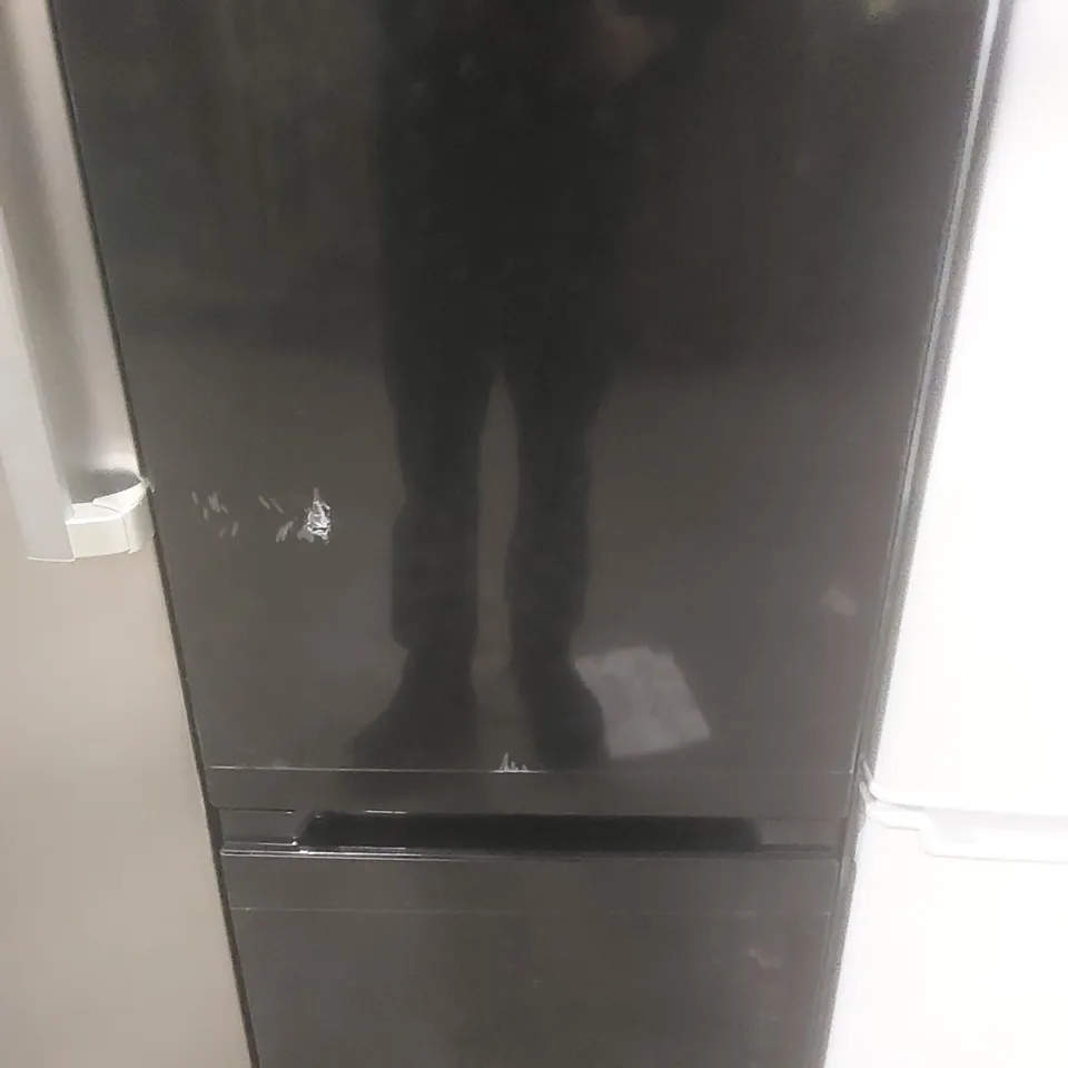 LOGIK LFC50B23 60/40 FRIDGE FREEZER - BLACK