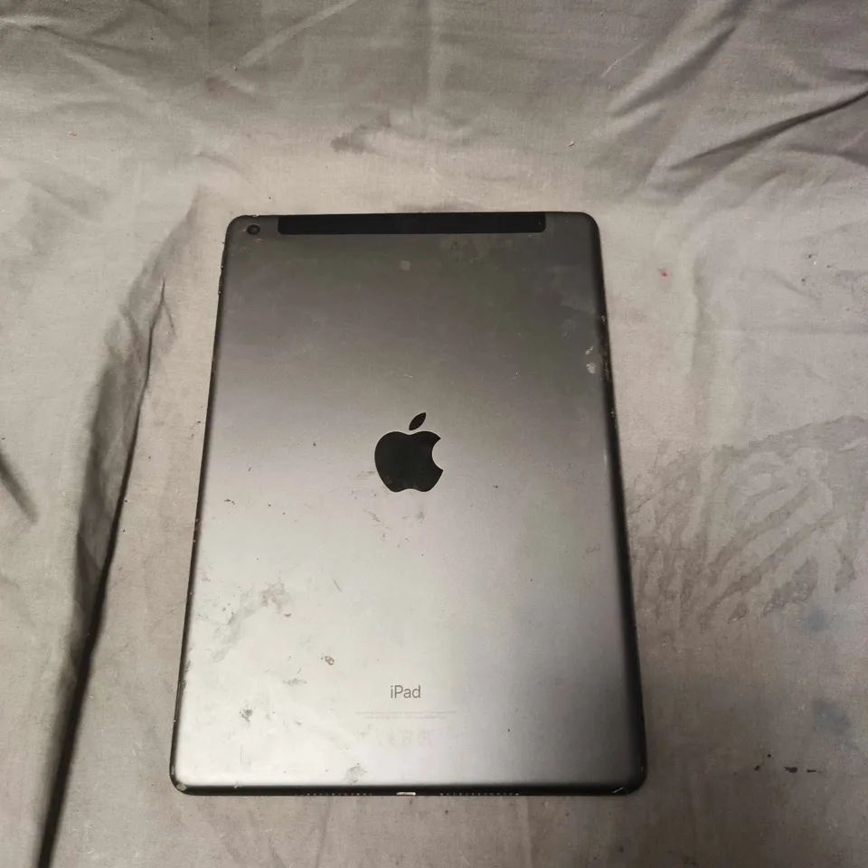 APPLE IPAD TABLET - A2604