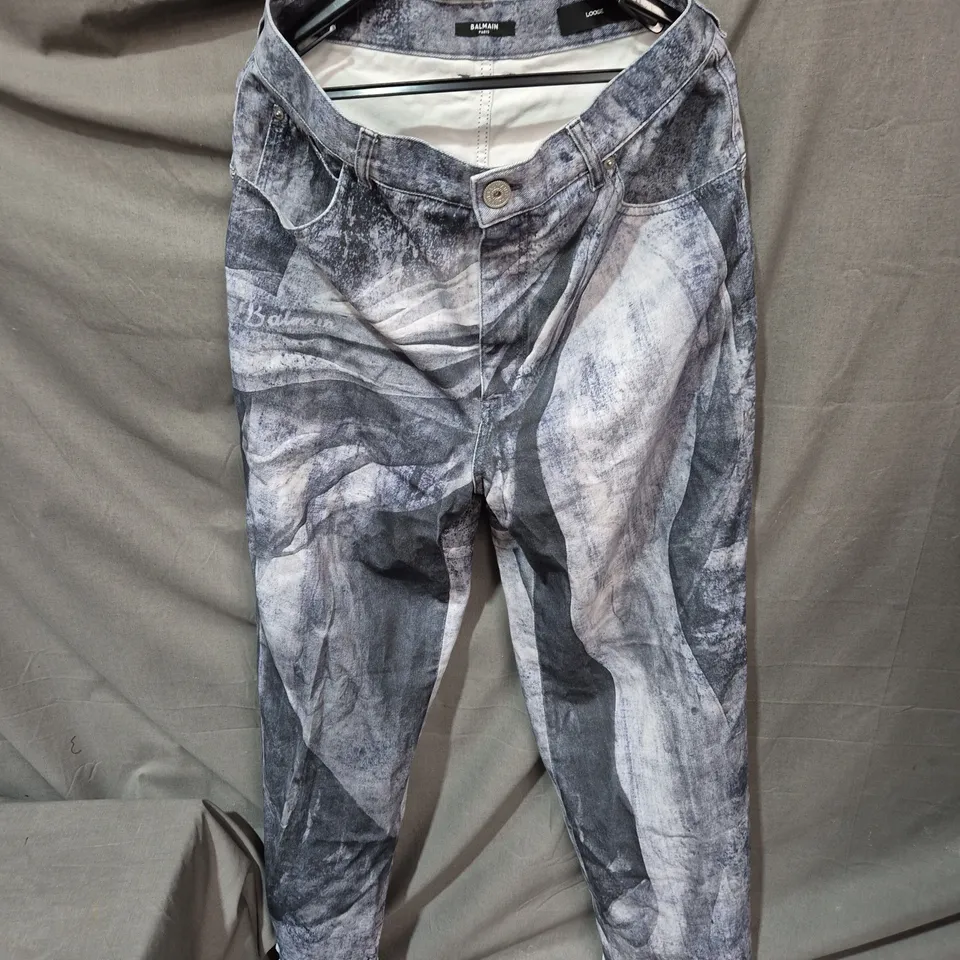 BALMAIN PARIS JEANS – LOOSE FIT, ACID-WASH DENIM SIZE 31 WAIST