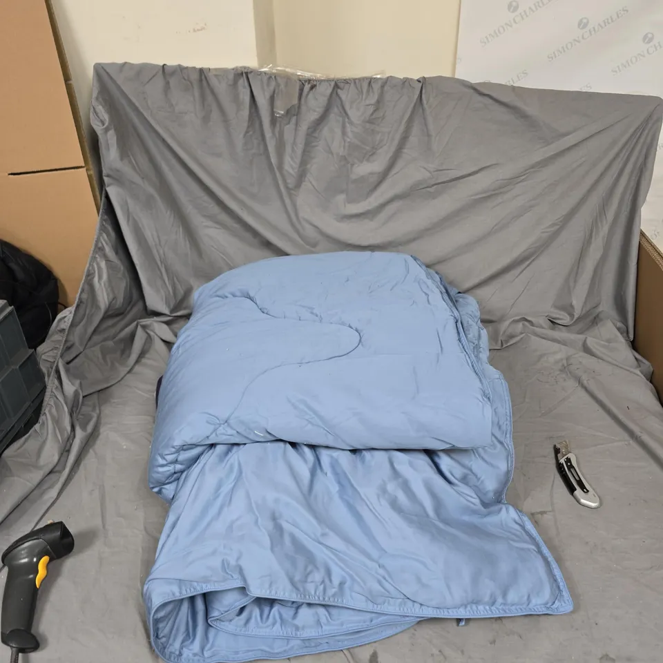 LIVMORE DUVET INSERT – BAMBOO VISCOSE OUTER, SILK FILLING – BLUE