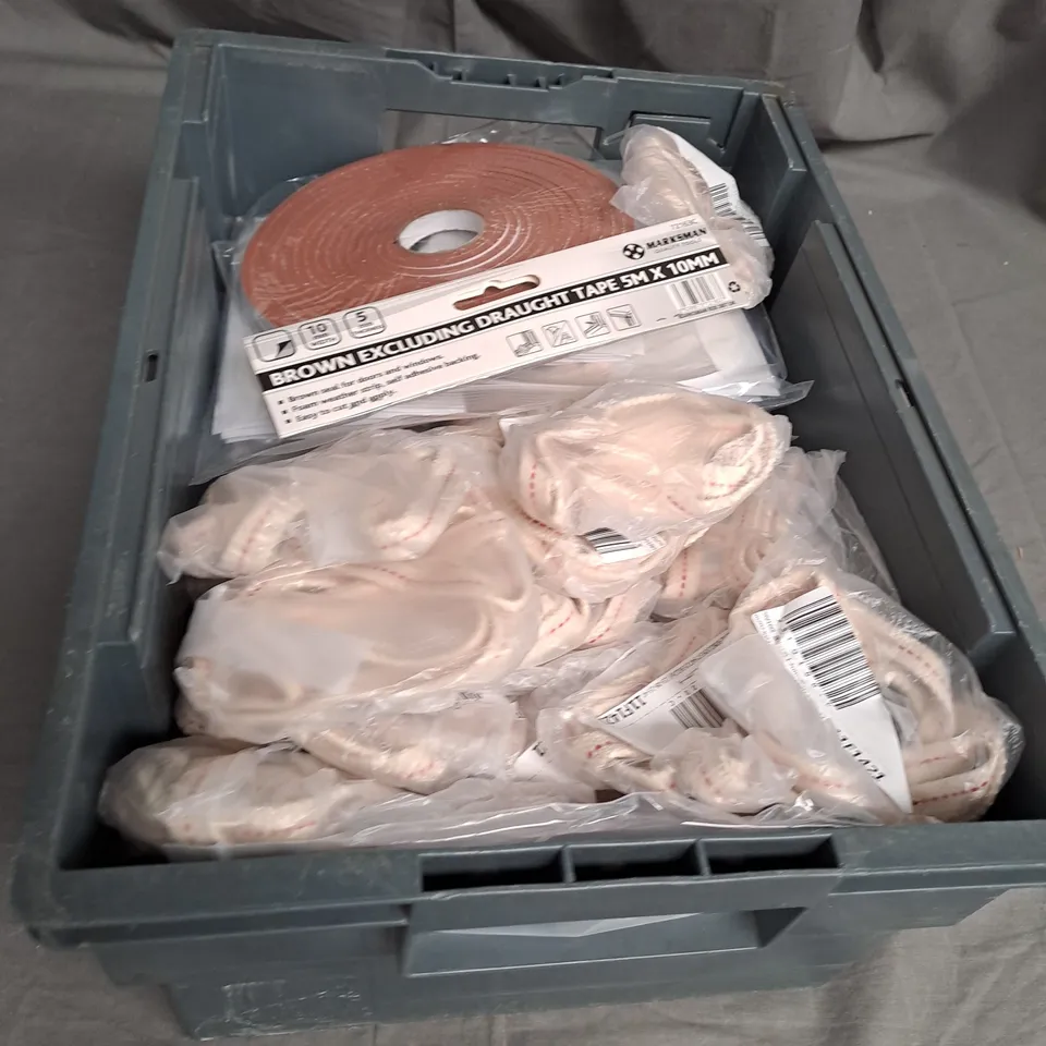 TOTE OF APPROX 20 HOUSEHOLD ITEMS