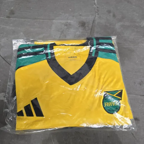 JAMAICA FOOTBALL JERSEY SIZE L 