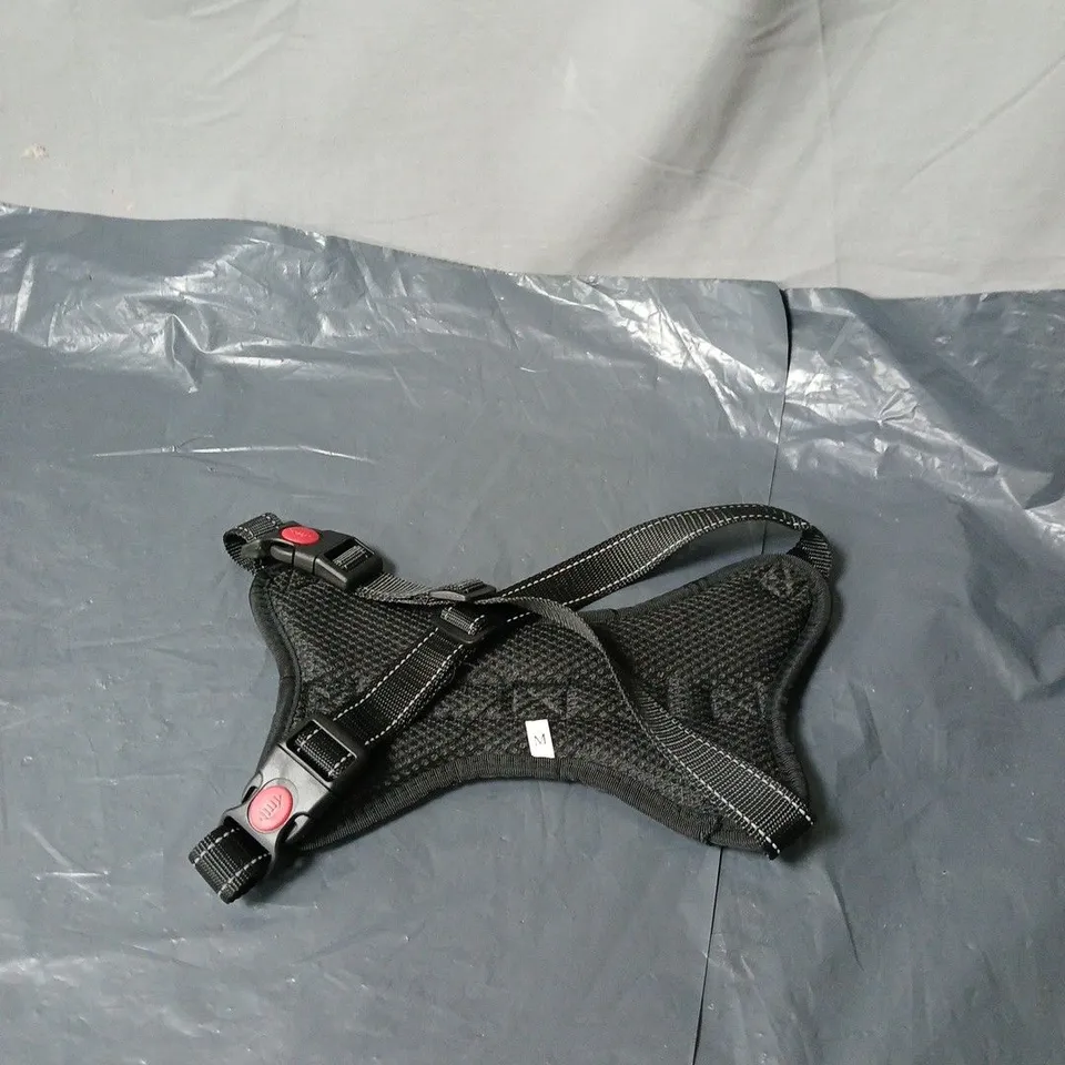 BOX OF APPROXIMATELY 100 NO PULL DOG HARNESS  FOR MEDIUM DOGS