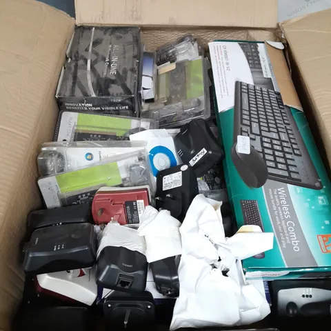 LARGE QUANTITY OF ASSORTED ELECTRICAL ITEMS TO INCLUDE KEYBOARDS, PLUGS AND CAMERAS
