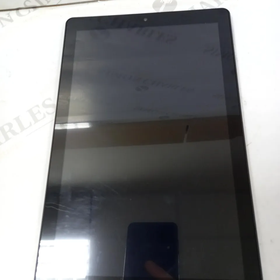 ADLWLVE 10.1 TABLET WITH CASE AND KEYBOARD