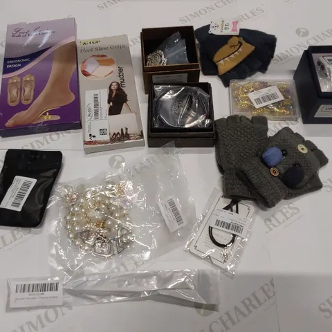 12 BRAND NEW ITEMS TO INCLUDE: 2 PAIRS OF CHILDRENS GLOVES, UK REP WHITE WATCH, MENS BRACELET, BALL OF FOOT CUSHION, HEEL SHOE GRIPS