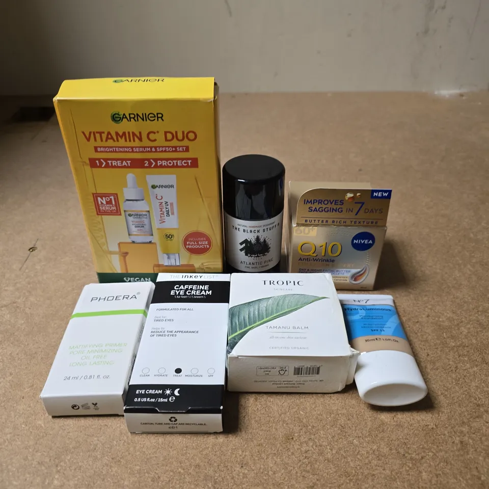 APPROXIMATELY 15 ASSORTED HEALTH & BEAUTY PRODUCTS TO INCLUDE VITAMIN C DUO, CAFFEINE EYE CREAM, NIVEA Q10 ETC