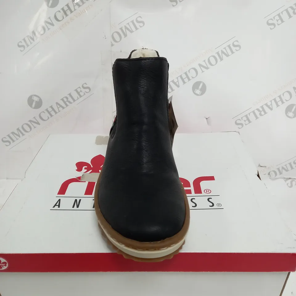BOXED RIEKER CHELSEA BOOTS, NAVY - SIZE 5
