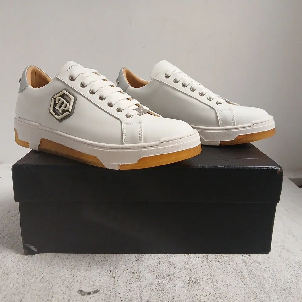 BOXED PAIR OF PHILIPP PLEIN RUNNER ICONIC SHOES IN WHITE SIZE 43