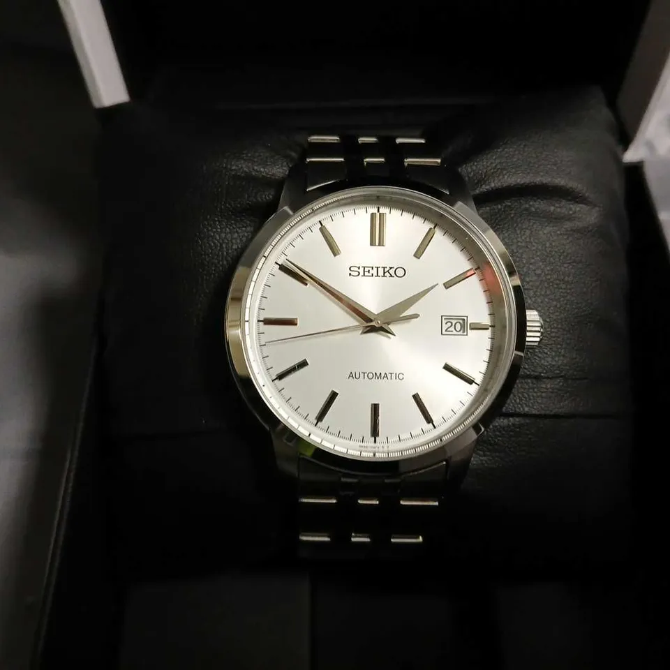 BOXED SEIKO STAINLESS STEEL WATCH