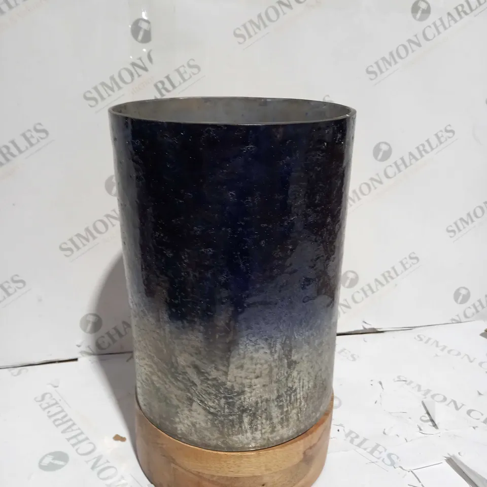 BLUE & GREY CANDE HOLDER WITH WOODEN BASE 