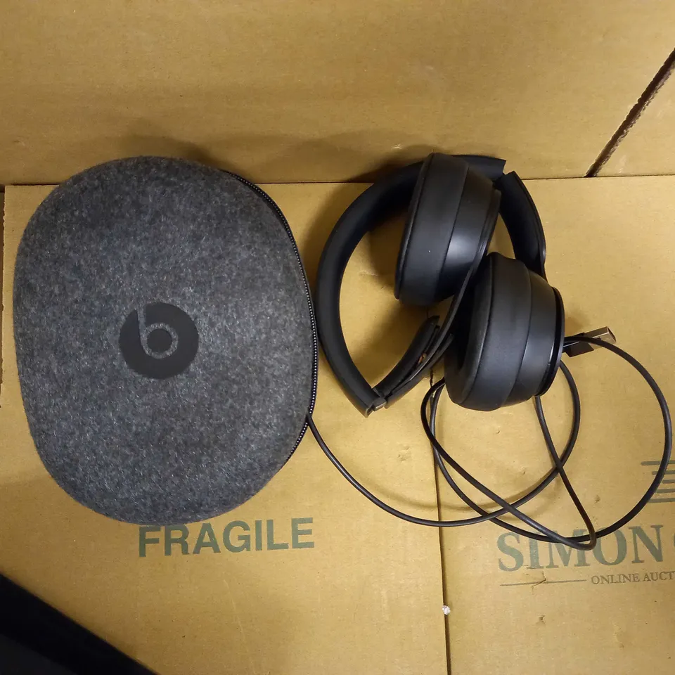 BOXED BEATS SOLO PRO HEADPHONES