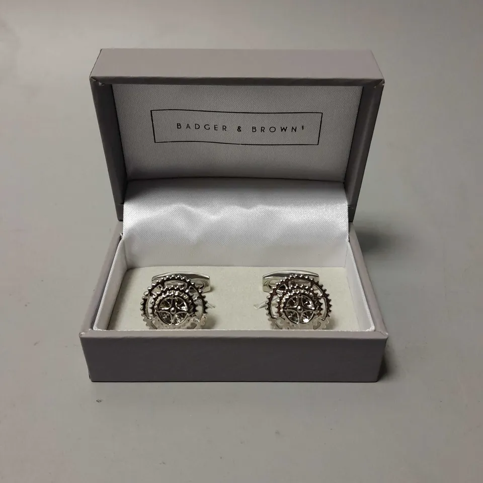 BOXED BADGER & BROWN GEAR MENS CUFF LINKS 