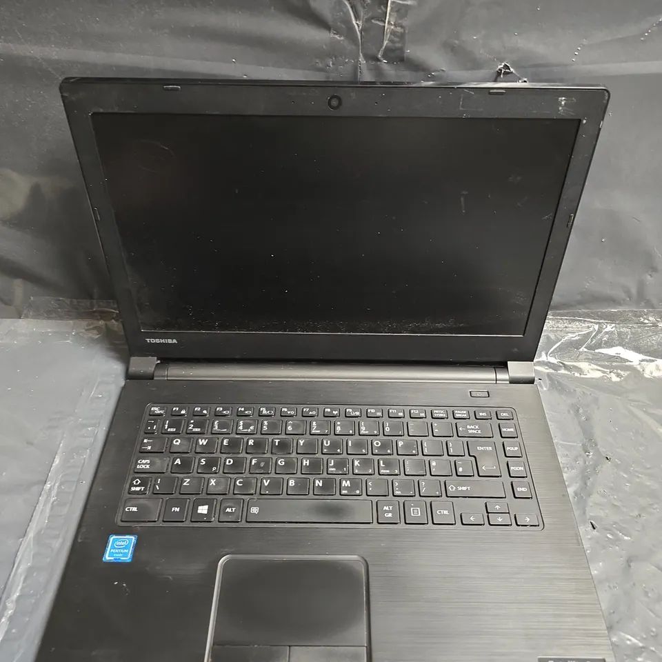 TOSHIBA SATELLITE PRO R40-C LAPTOP