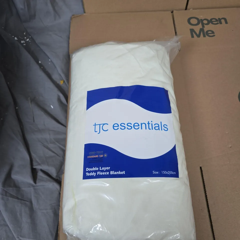 TJC ESSENTIALS DOUBLE LAYER TEDDY FLEECE BLANKET – WHITE, 150 X 200 CM