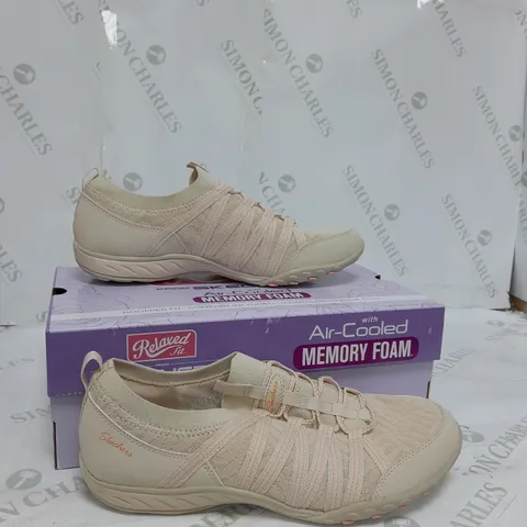 PAIR OF SKETCHERS AIR COOLED TRAINERS SIZE 10 WOMENS