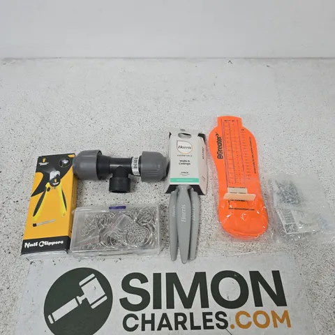 APPROXIMATELY 20 ASSORTED ITEMS INCLUDING THUNDER PAWS NAIL CLIPPERS, HARRIS WALLS AND CEILINGS PAINT BRUSHES AND A FOOT MEASURER