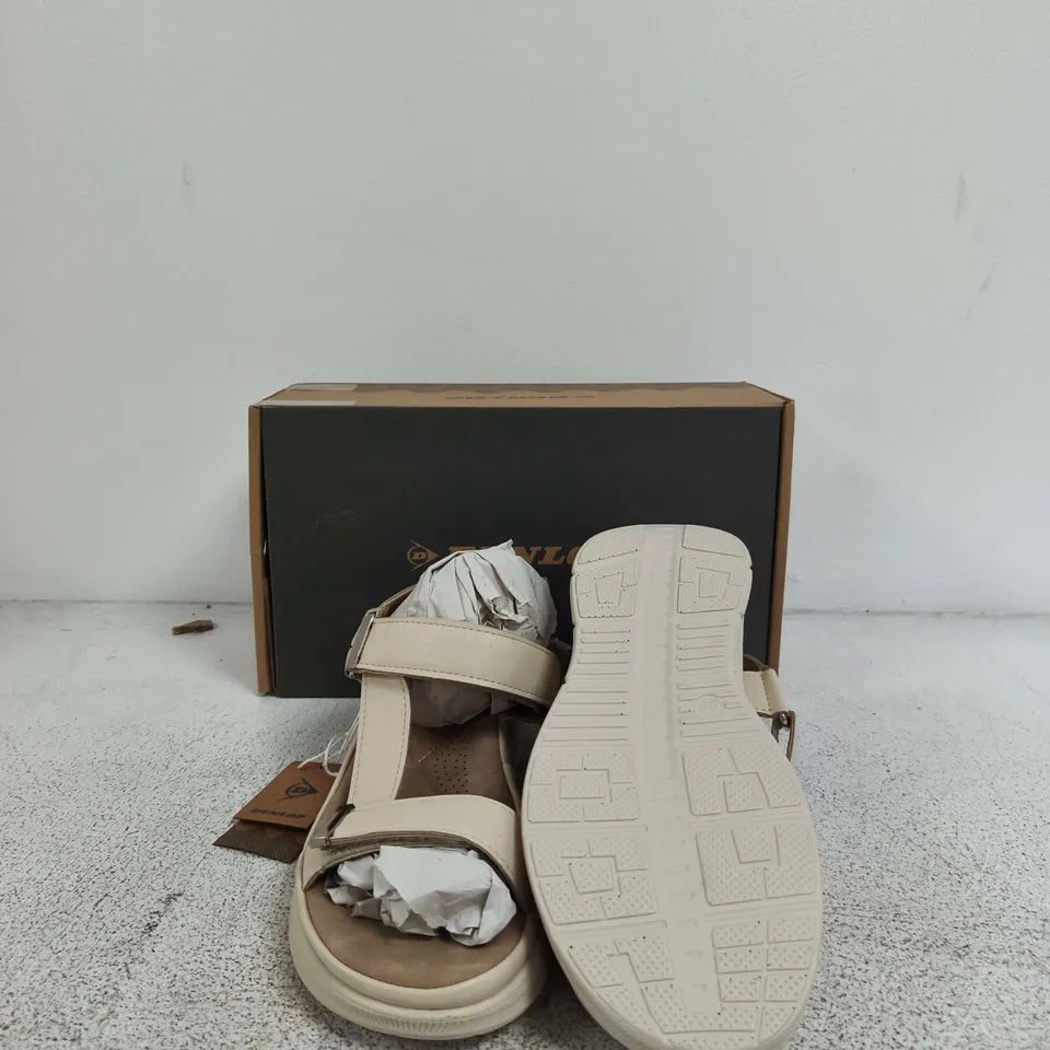 DUNLOP BEIGE STRAPPY PLATFORM SANDALS – WOMEN'S SIZE 7