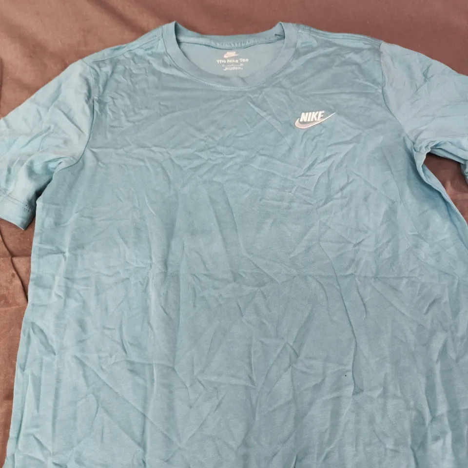 THE NIKE TEE - SMALL