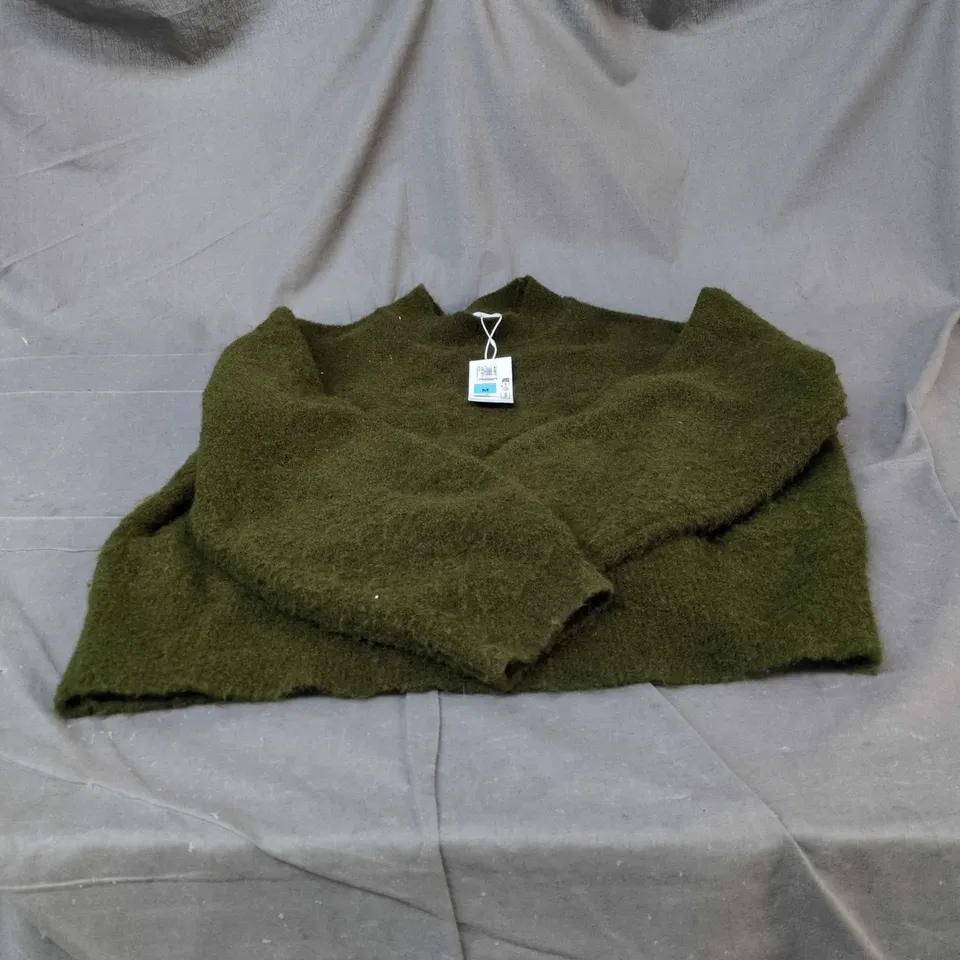 MARKS & SPENCER OLIVE GREEN KNITTED WRAP/SHAWL, SIZE M