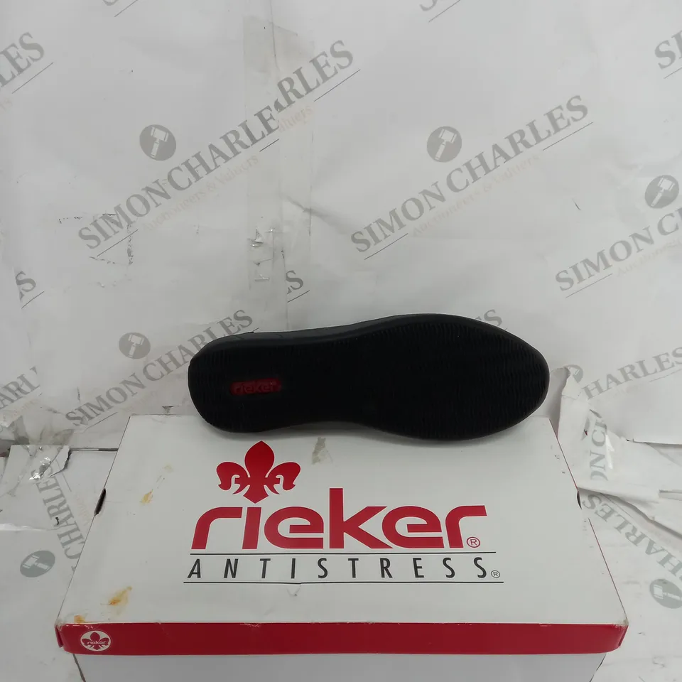 BOXED PAIR OF RIEKER TRAINER ZIP SHOES IN BROWN UK SIZE 6