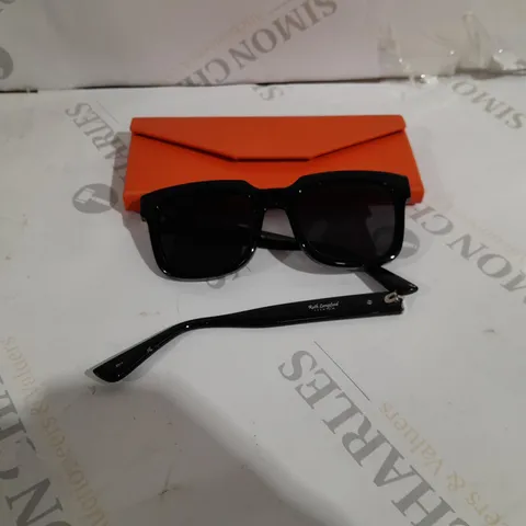 OUTLET PAIR OF RUTH LANGSFORD SUNGLASSES IN BLACK