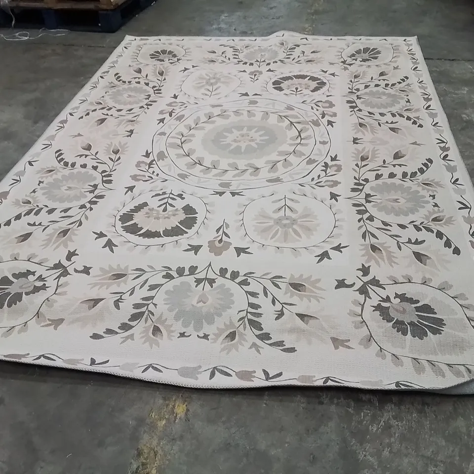 QUALITY DESIGNER AREA RUG - APPROXIMATELY 300X200CM