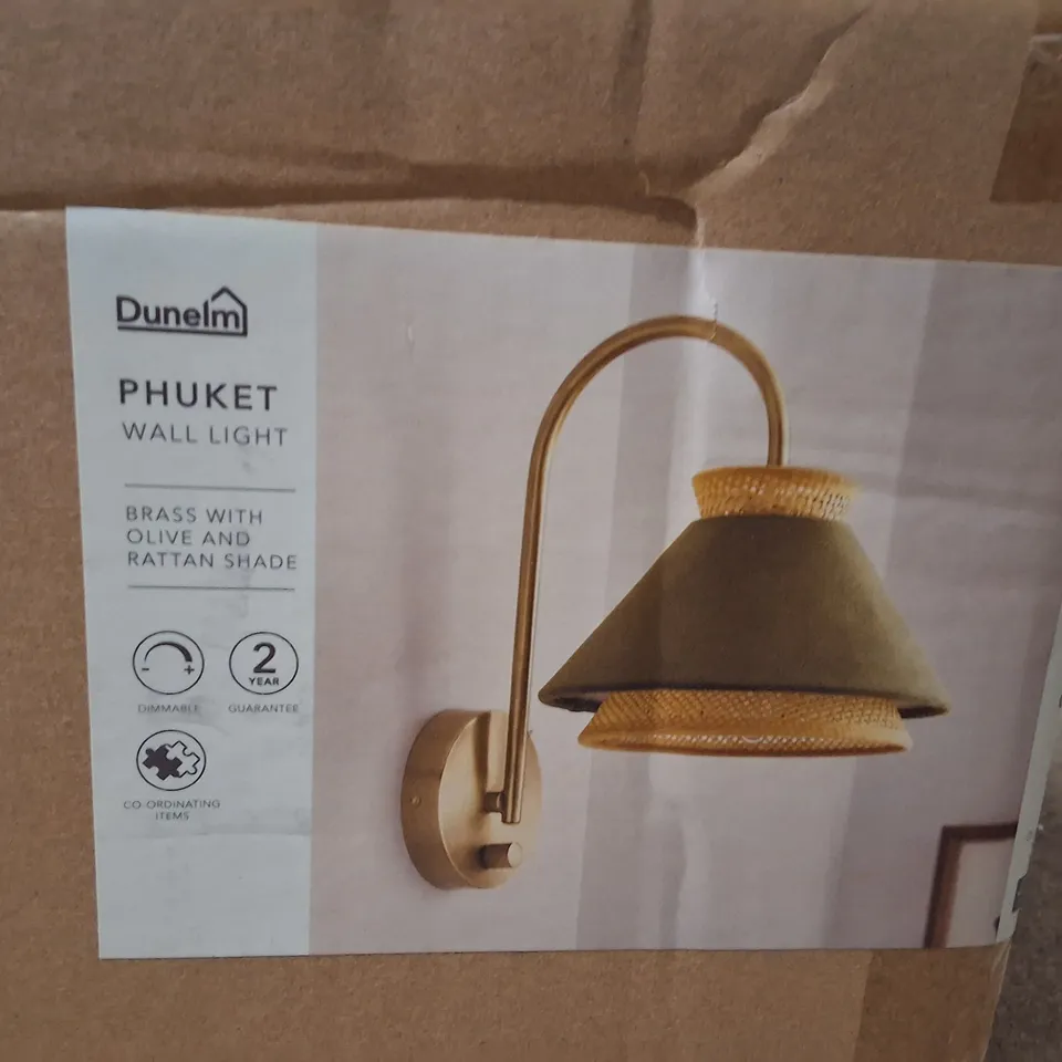 BOXED DUNELM PHUKET WALL LIGHT – BRASS WITH OLIVE & RATTAN SHADE