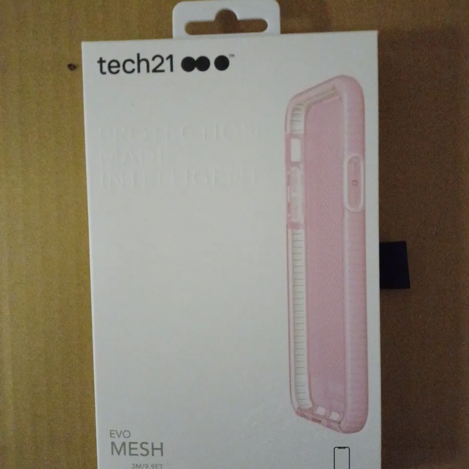LOT OF APPROXIMATELY 79 BRAND NEW BOXED TECH 21 EVO MESH CASE WITH 9.9FT 3-LAYER DROP PROTECTION FOR IPHONE X T21-5937 PINK