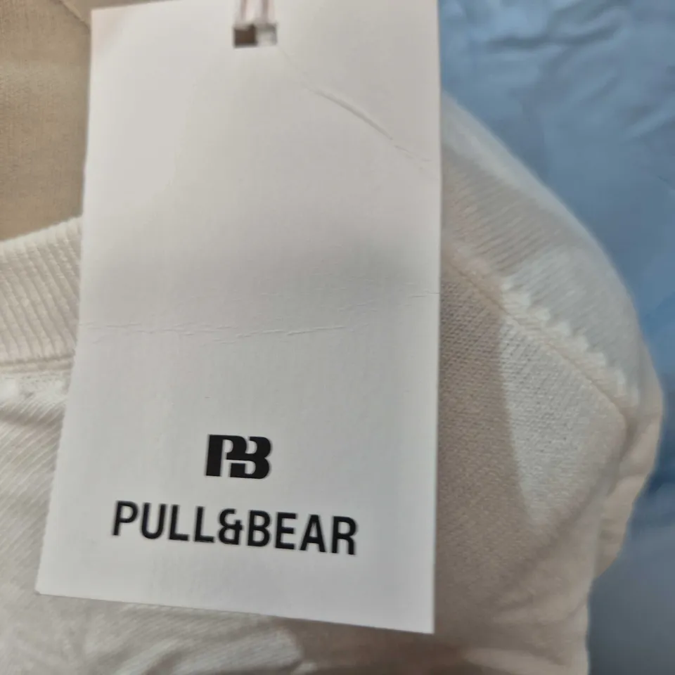 PULL&BEAR WHITE T-SHIRT – SHORT SLEEVE, UK S