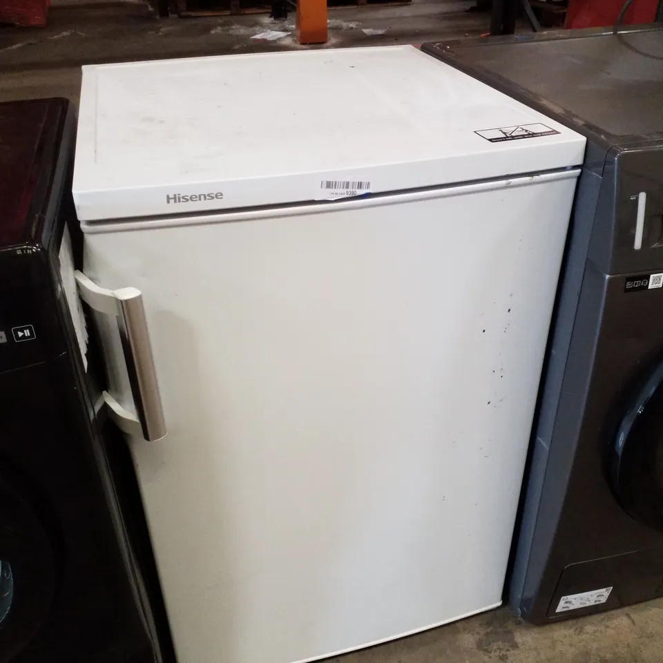 HISENSE FREESTANDING 56CM UNDER COUNTER FRIDGE