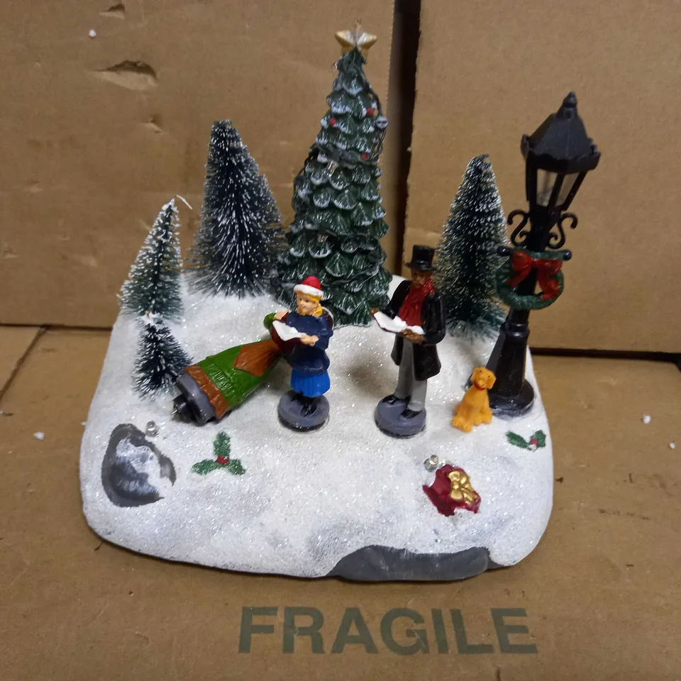 DESIGNER FESTIVE LED CHRISTMAS SCENE WITH MUSIC RRP £24.99