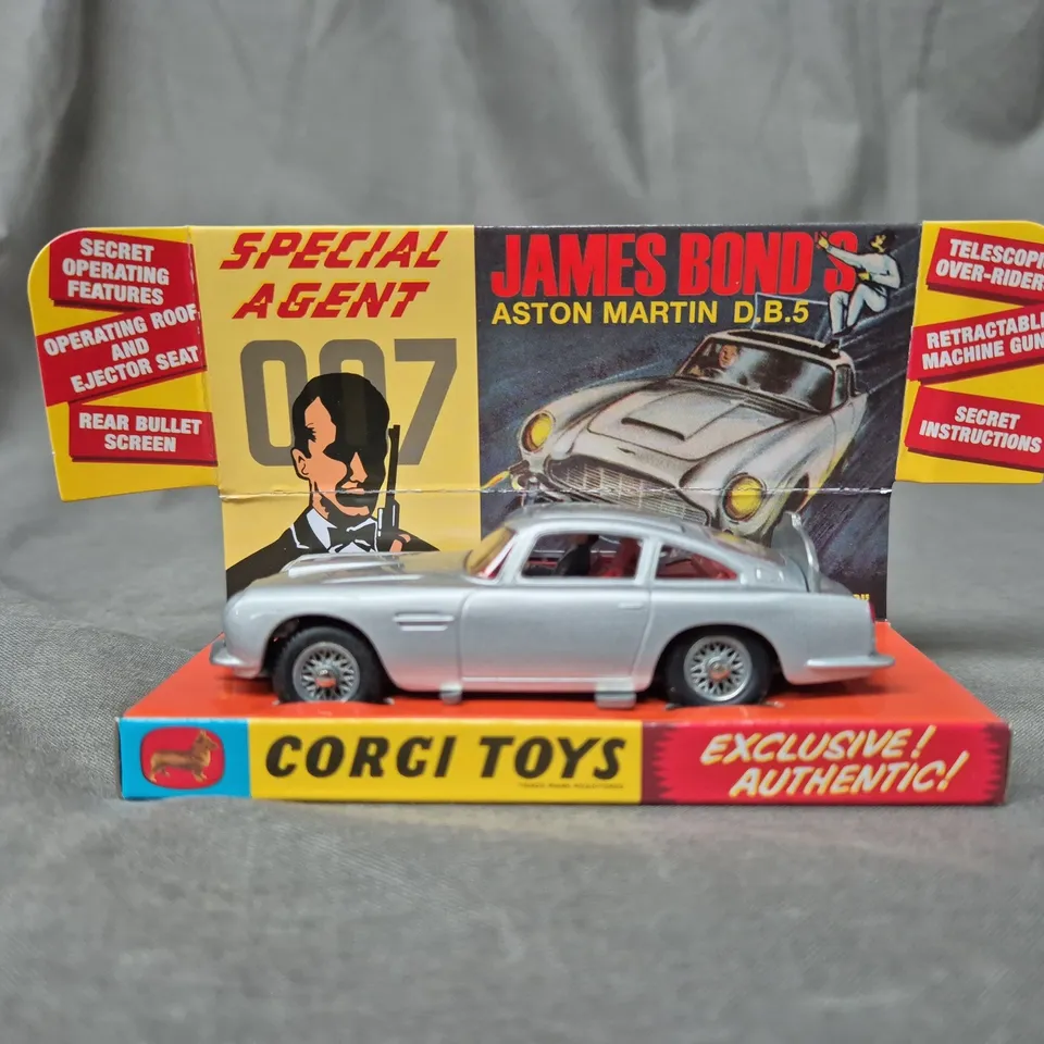 CORGI TOYS SPECIAL AGENT 007 - JAME BOND - ASTON MARTIN D.B.5 - 261