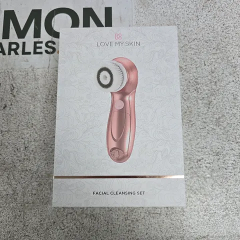 LOVE MY SKIN FACIAL CLEANSING SET – PINK ROTARY BRUSH (BOXED)