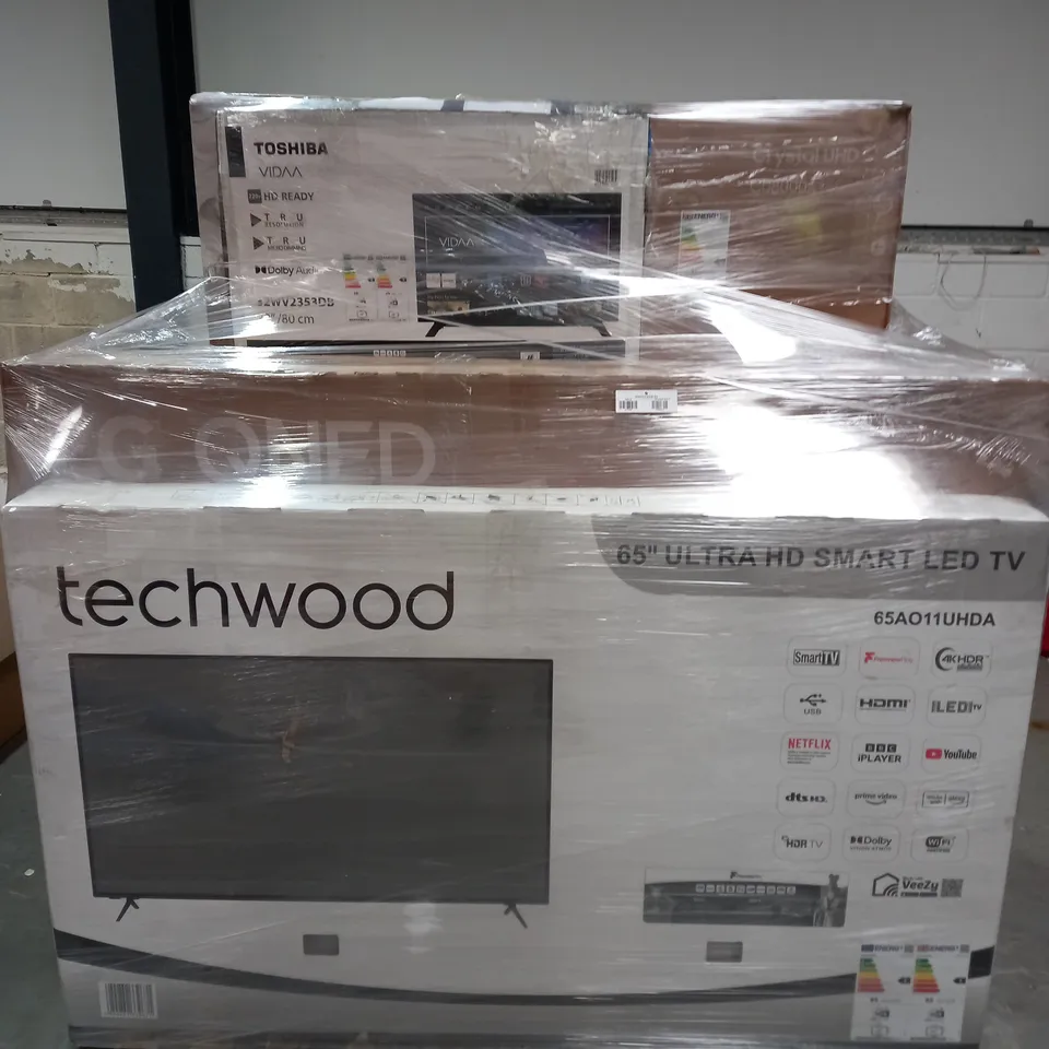 PALLET OF ASSORTED DAMAGED AND FAULTY TELEVISONS AND MONITORS TO INCLUDE SAMSUNG, TECHWOOD AND TOSHIBA - COLLECTION ONLY
