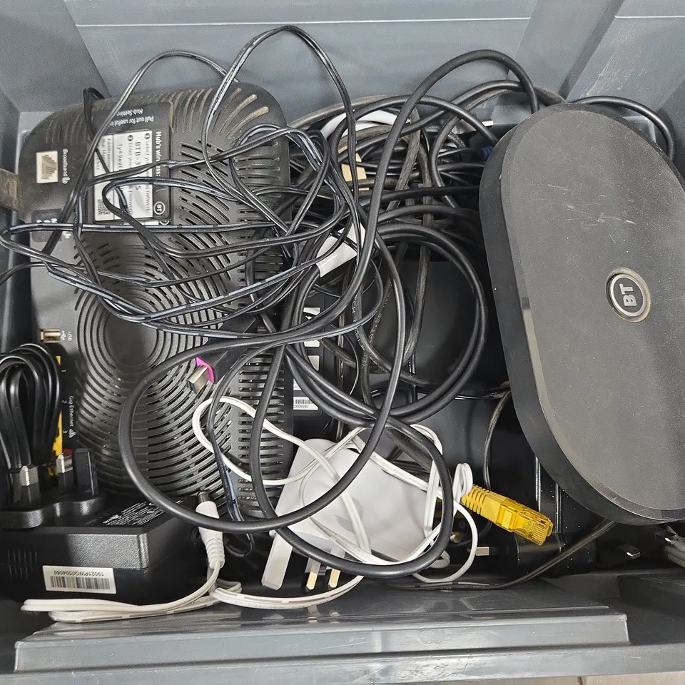APPROXIMATELY 6 ASSORTED HOUSEHOLD ITEMS TO INCLUDE ROUTERS, CABLES