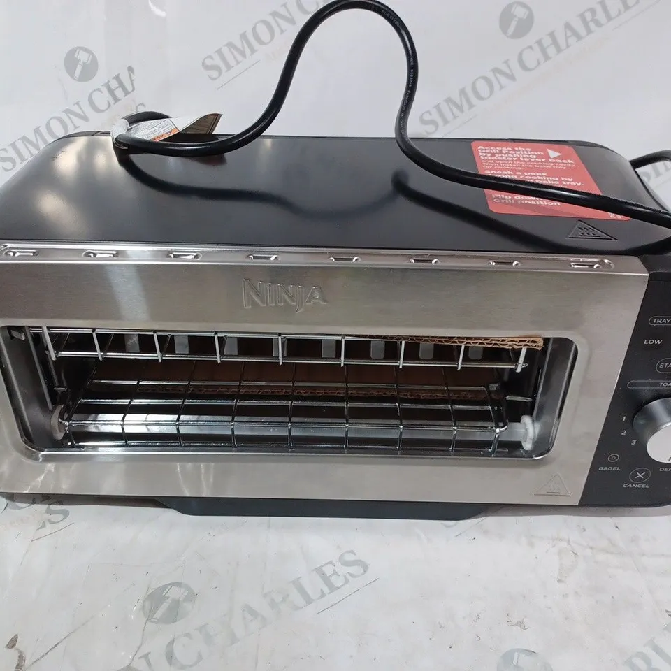BOXED NINJA 2 IN 1 TOASTER & GRILL ST100UK