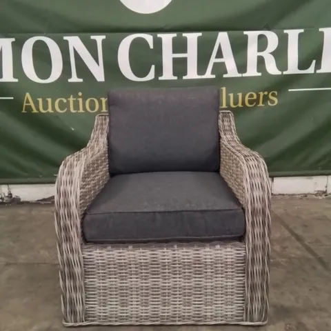 BOXED PRIMROSE LIVING CURVED ARM SINGLE ARMCHAIR IN LIGHT GREY