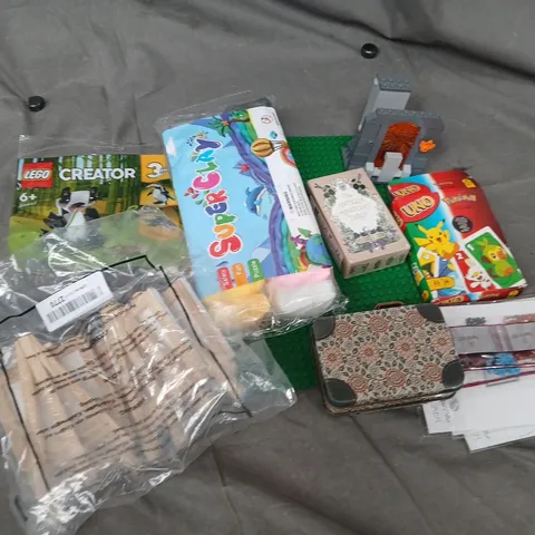 APPROXIMATELY 12 ASSORTED TOYS & GAMES TO INCLUDE LEGO, UNO, TAROT, ETC